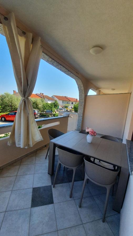 Kabashi Apartment Крк Екстер'єр фото