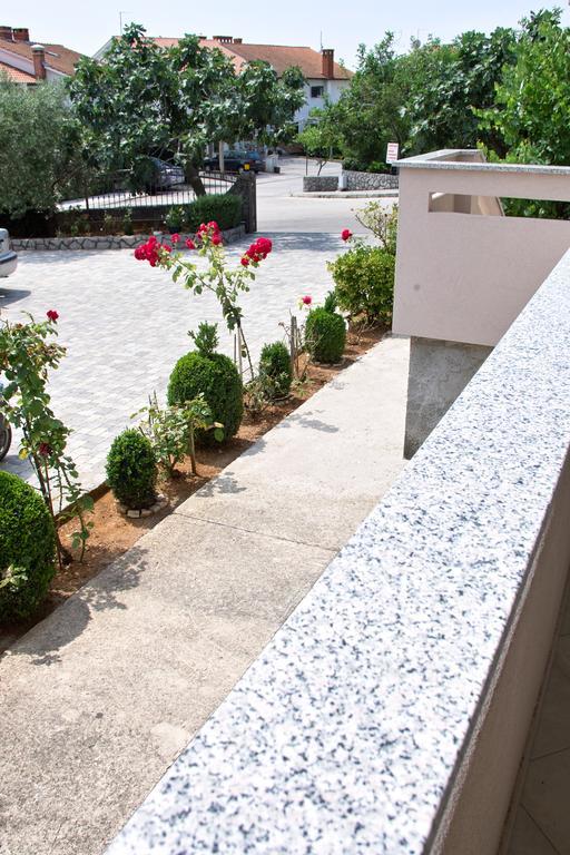 Kabashi Apartment Крк Екстер'єр фото